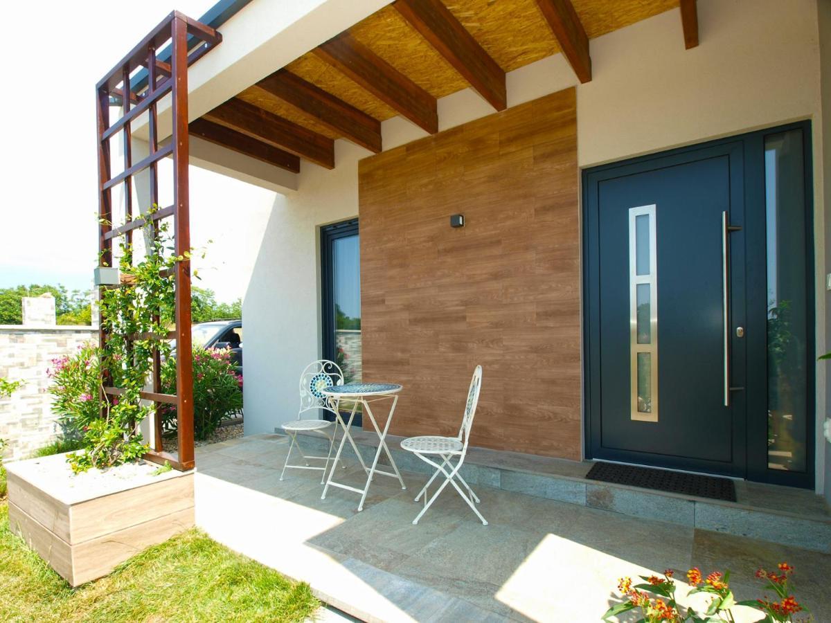 Villa Monteci 2052 Galižana المظهر الخارجي الصورة
