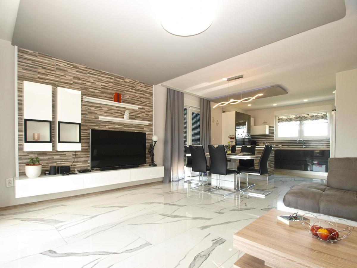 Villa Monteci 2052 Galižana المظهر الخارجي الصورة