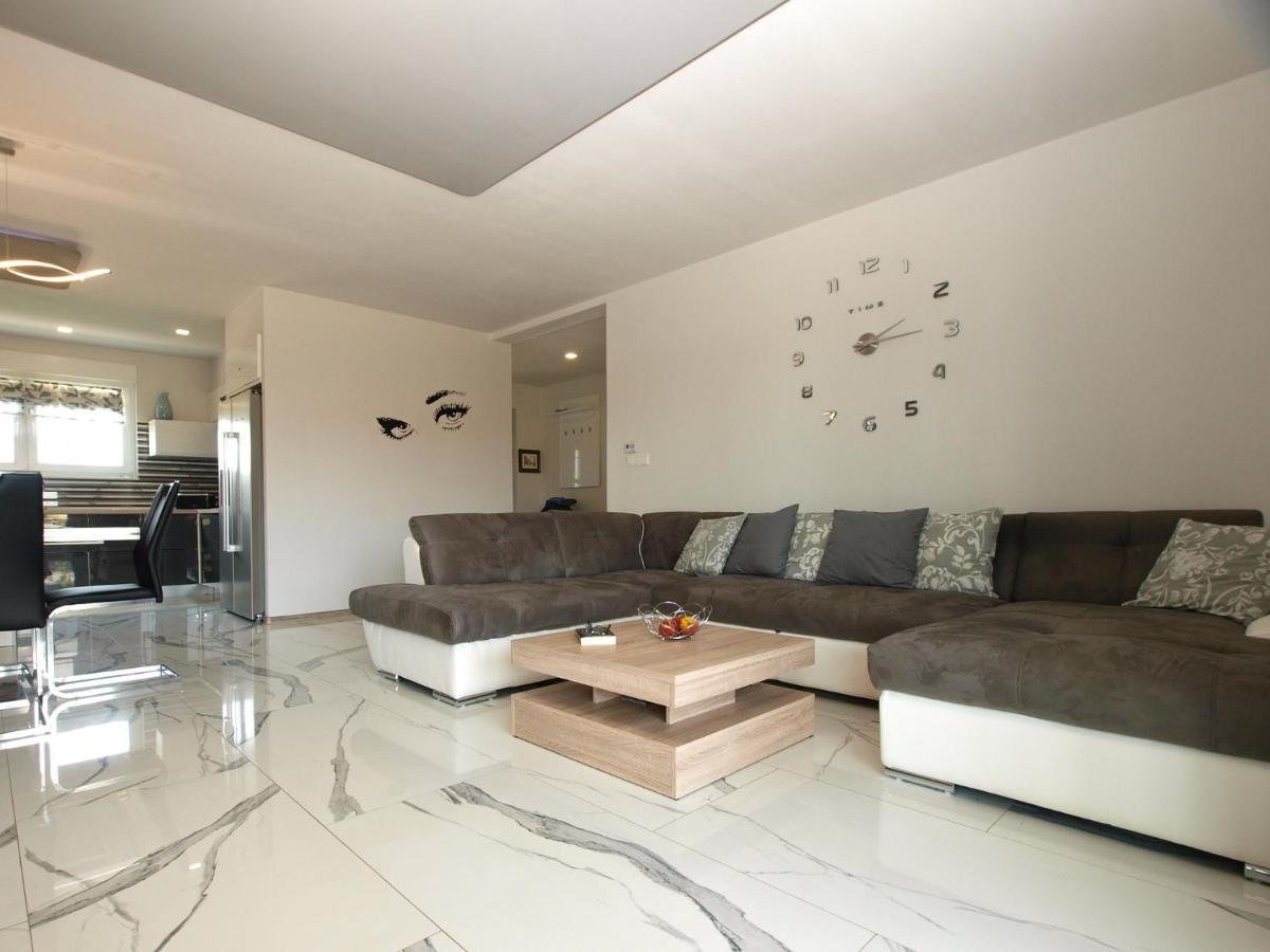 Villa Monteci 2052 Galižana المظهر الخارجي الصورة